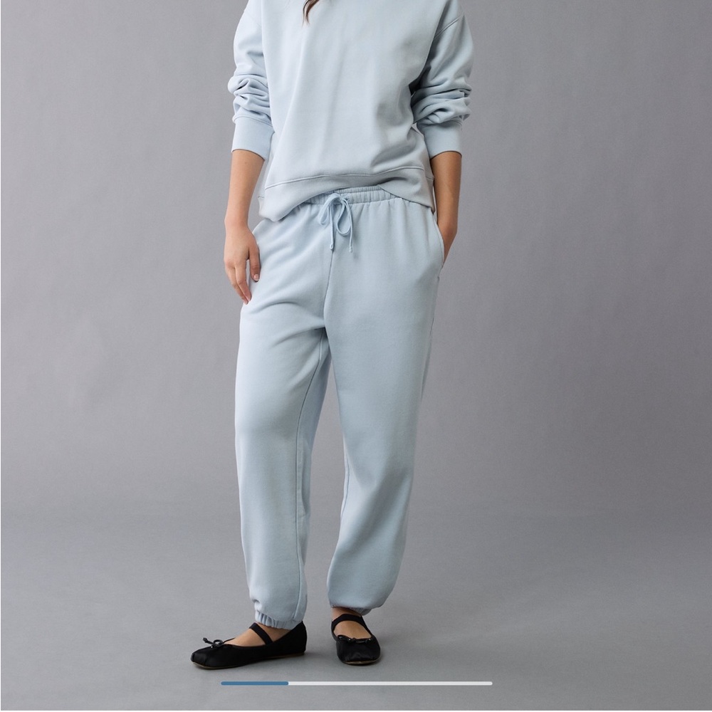 American Eagle Outfitters Light Blue Sweatshirt and Joggers Set‎